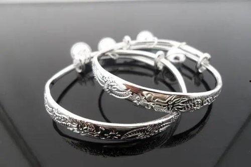 娱乐吃瓜戴手环的是谁啊,娱乐圈新热点引热议