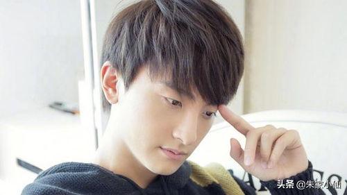 娱乐吃瓜任嘉伦看剧本